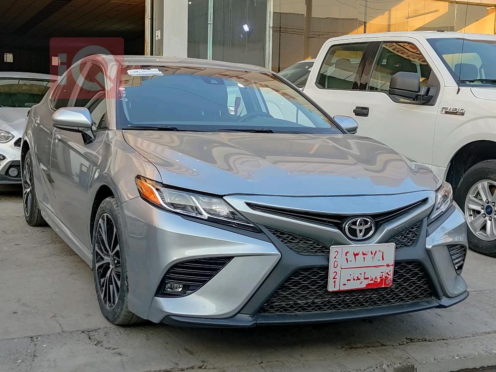 تۆیۆتا کامری